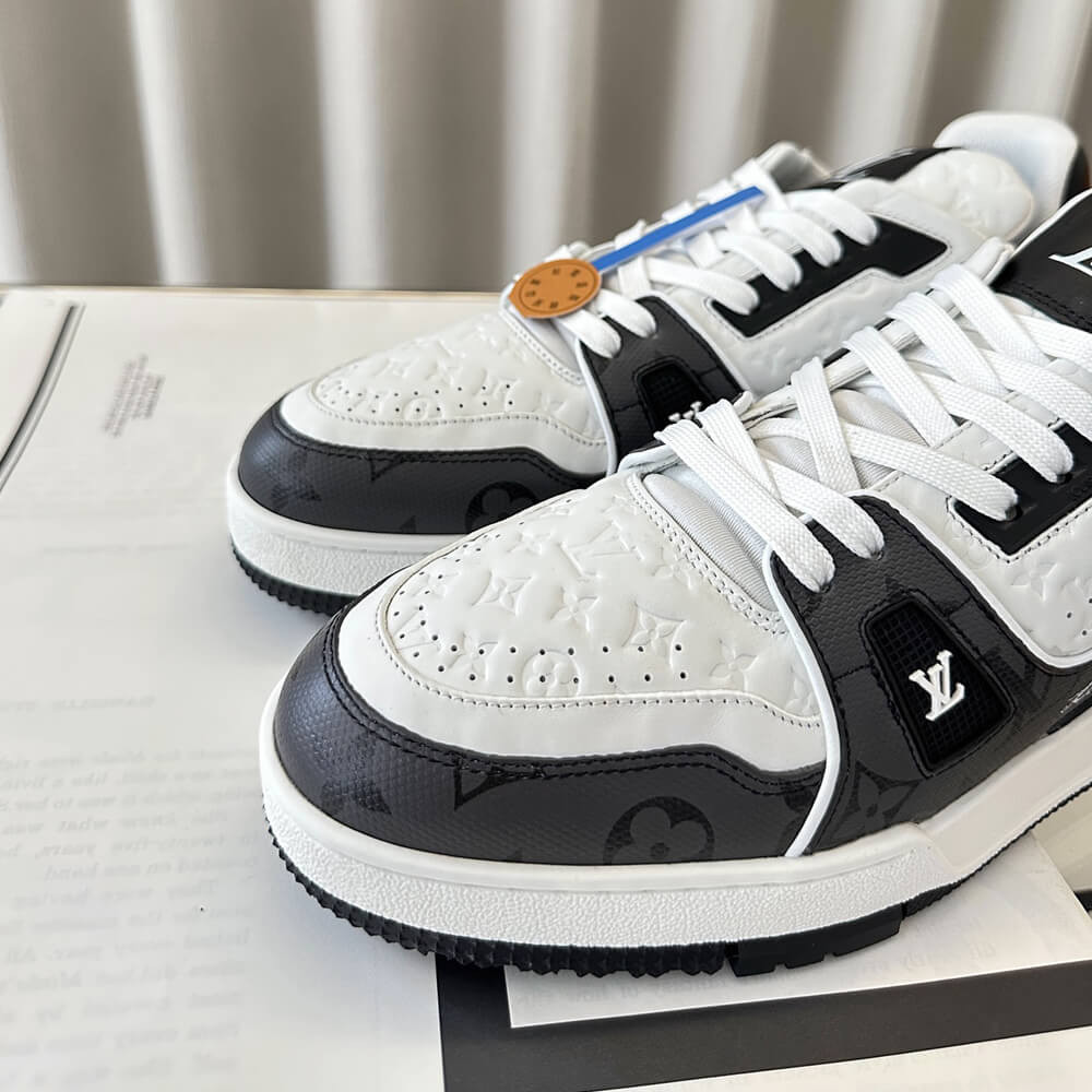 Louis Vuitton LV Trainer Sneaker Black/White 1AANEG