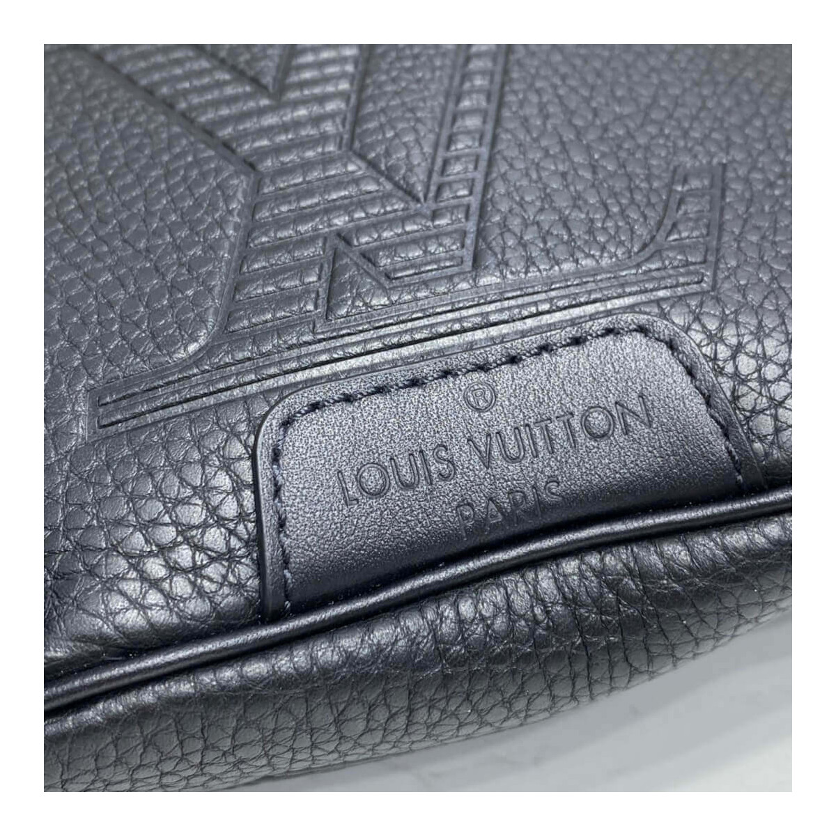 Louis Vuitton Discovery Bumbag M57289