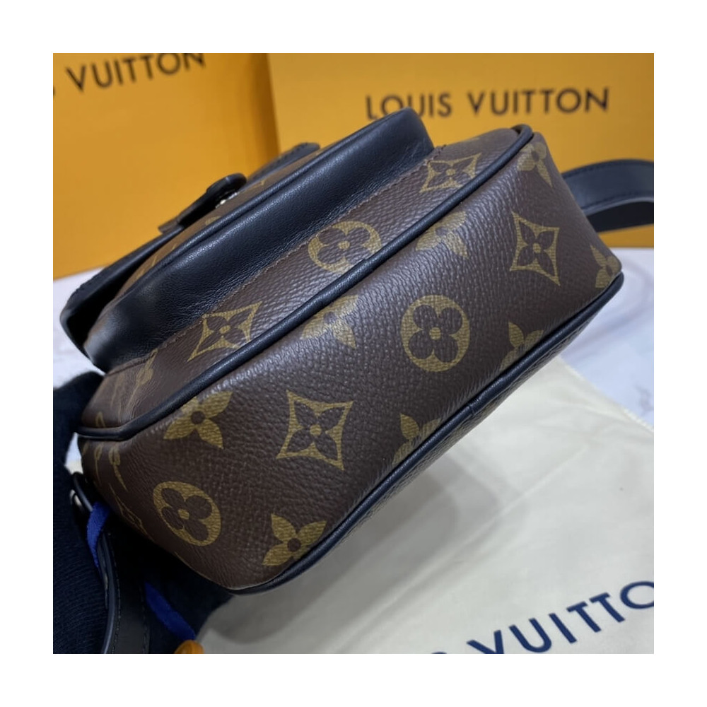 Louis Vuitton Christopher Wearable Wallet M69404