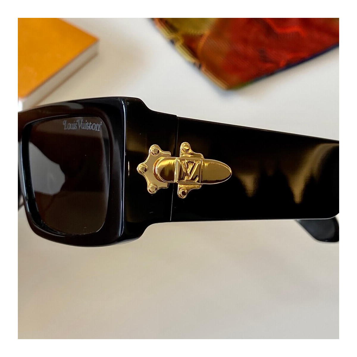 Louis Vuitton LV Lock Sunglasses Z1361E