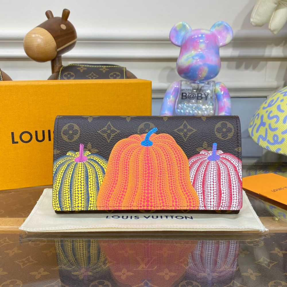 Louis Vuitton x Yayoi Kusama Sarah Wallet M82114