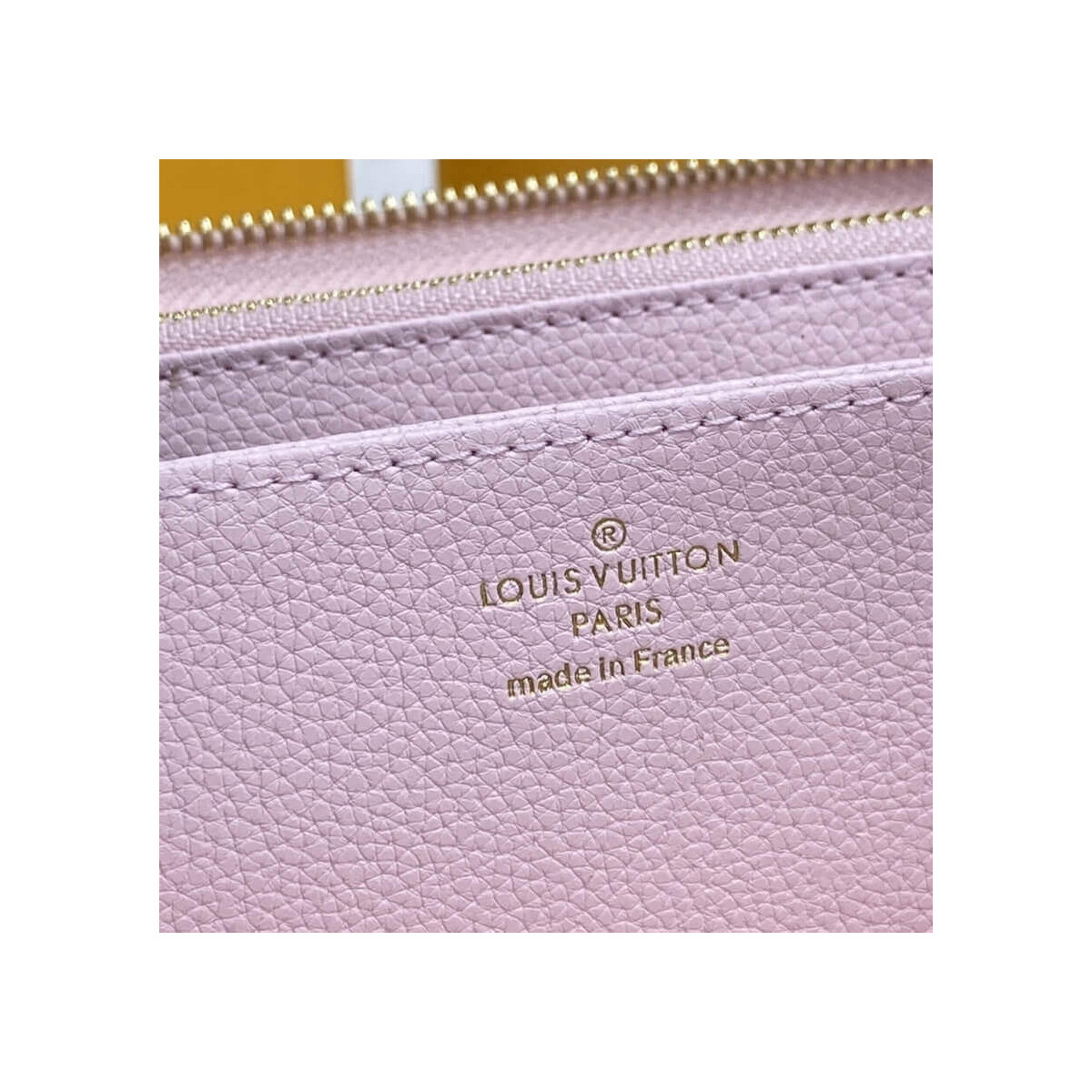 Louis Vuitton Zippy Wallet M80402