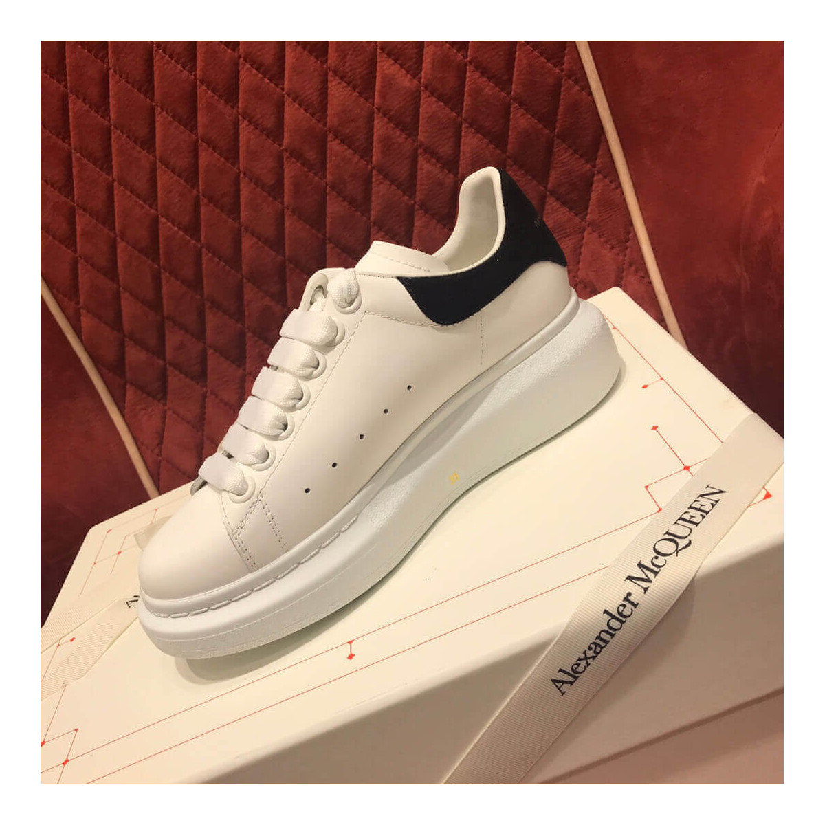 Alexander McQueen Oversized Sneaker 5537 White/Black