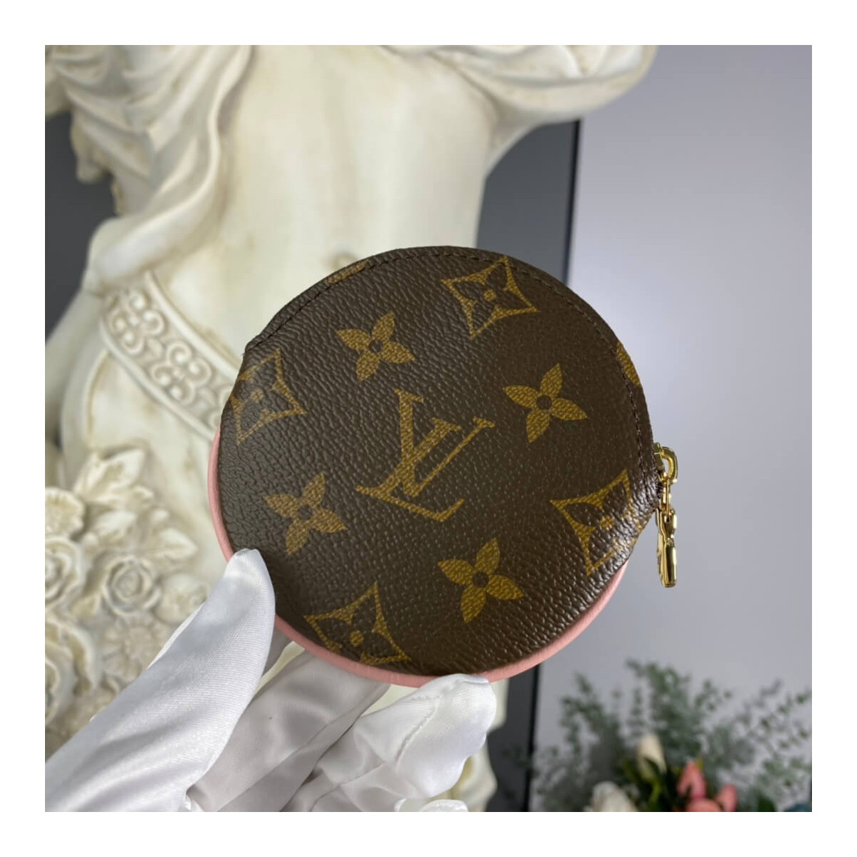 Louis Vuitton Christmas Animation 2020 Round Coin Purse M69757