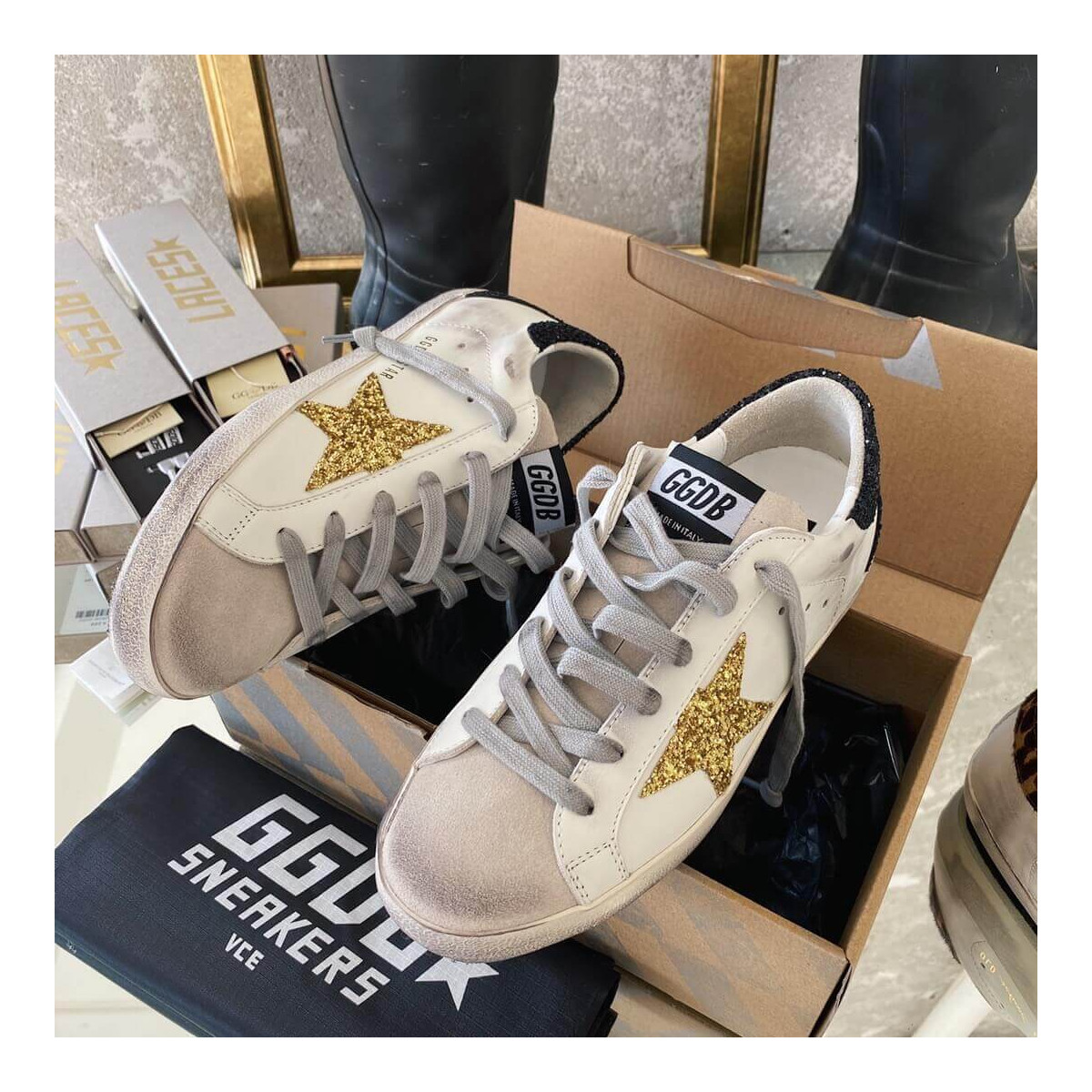 Golden Goose Superstar Sneaker WZ266