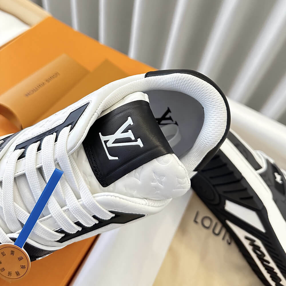 Louis Vuitton LV Trainer Sneaker Black/White 1AANEG