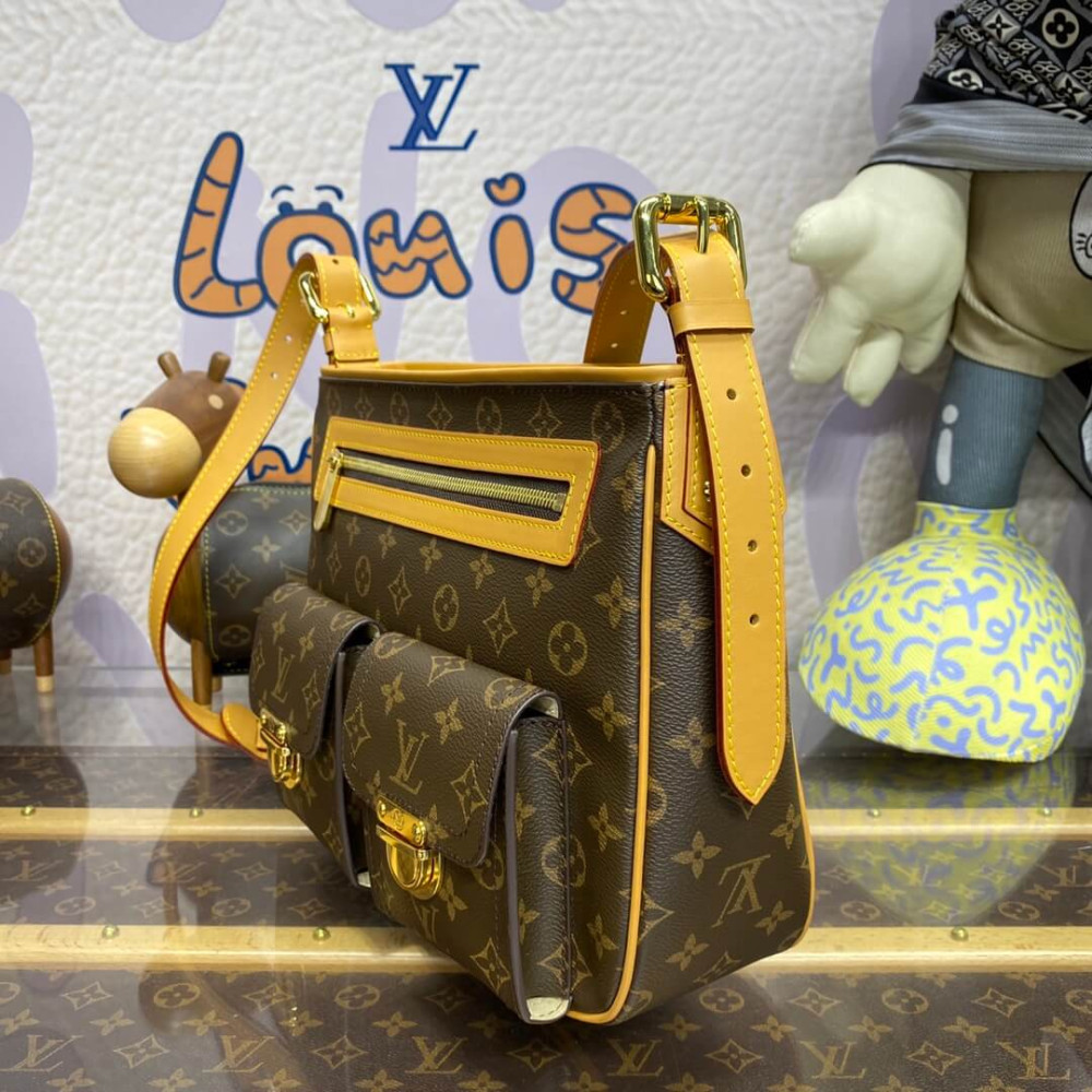 Louis Vuitton Monogram Hudson GM M40045