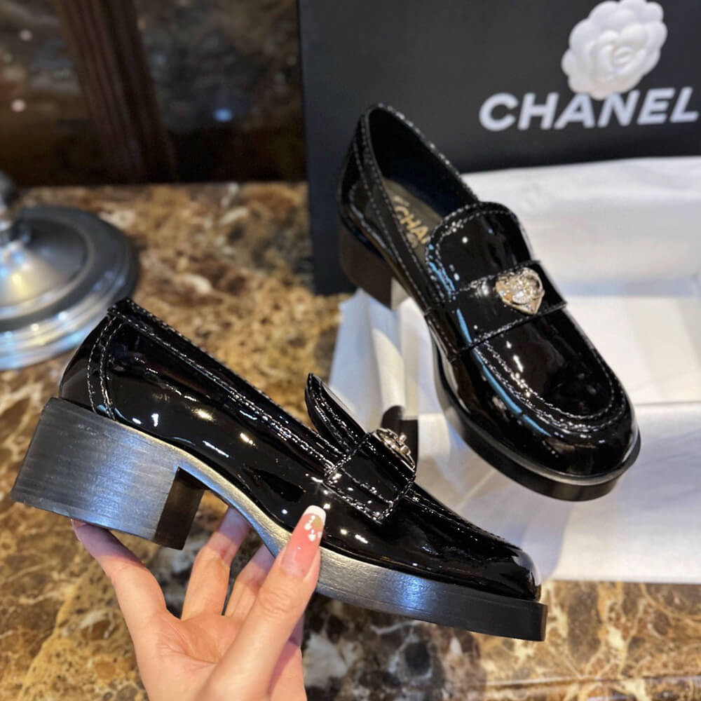 Chanel Patent Calfskin Heart CC 50mm Loafers G39697 Black