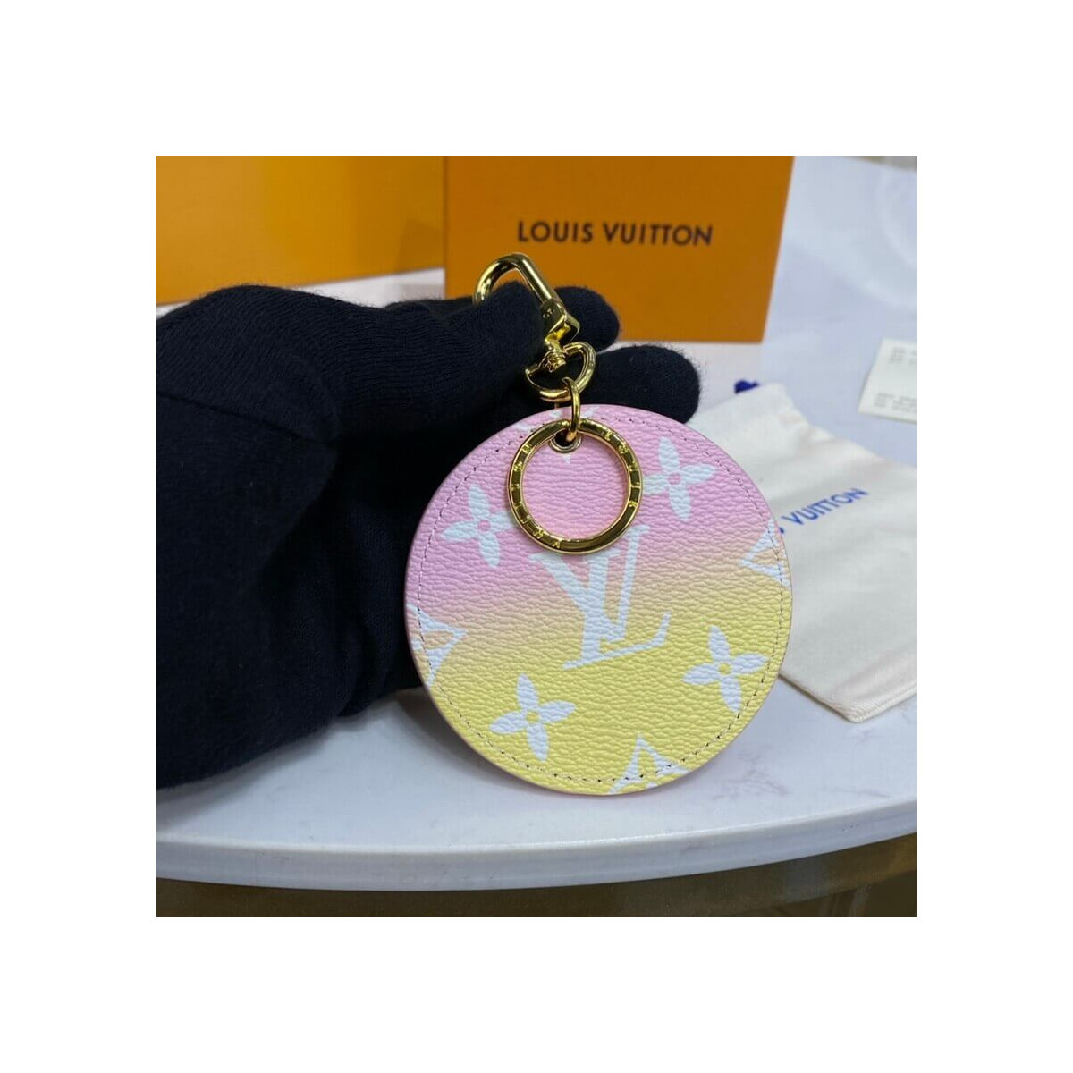 Louis Vuitton Illustre Bag Charm and Key Holder M00285