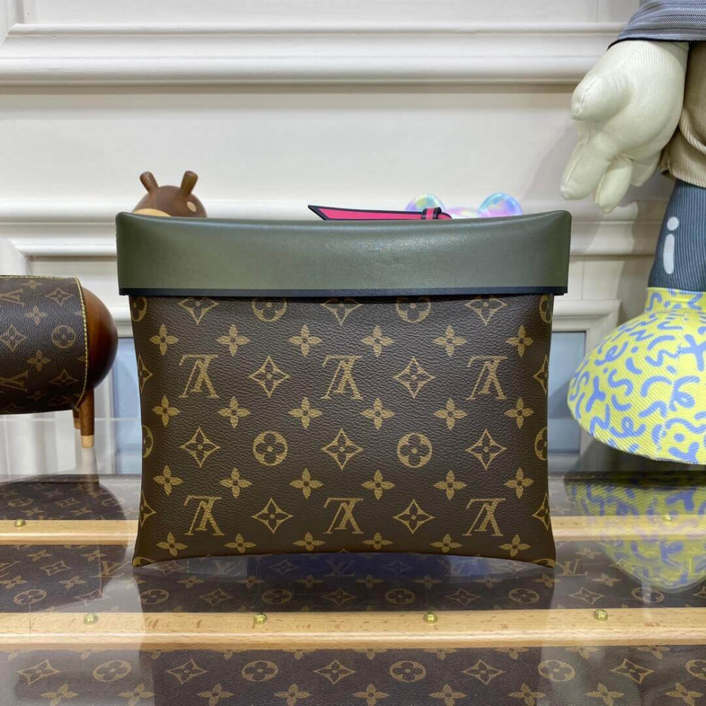 Louis Vuitton Monogram Canvas Pochette Tuileries M64034