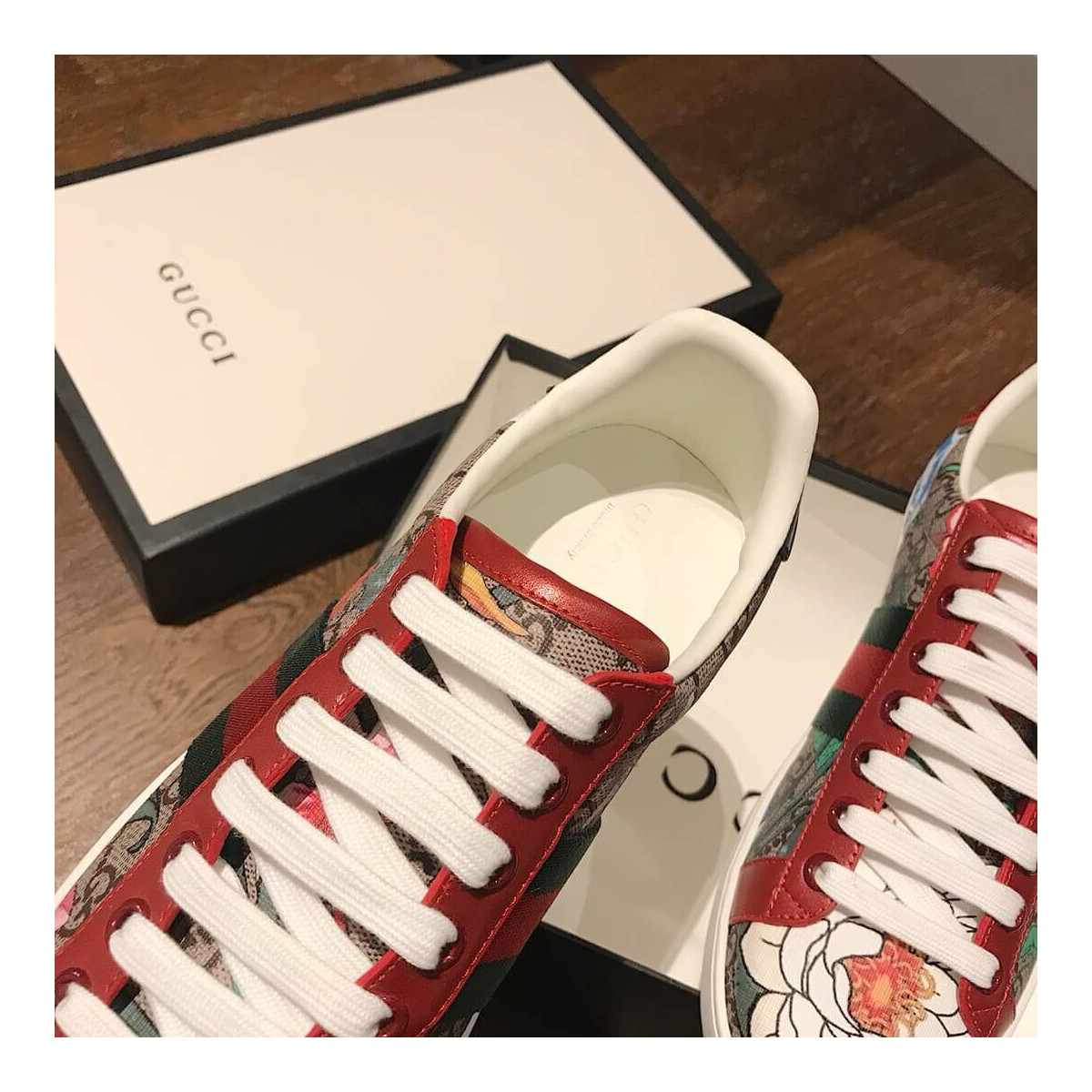 Gucci Ace GG Flora Sneaker 433900