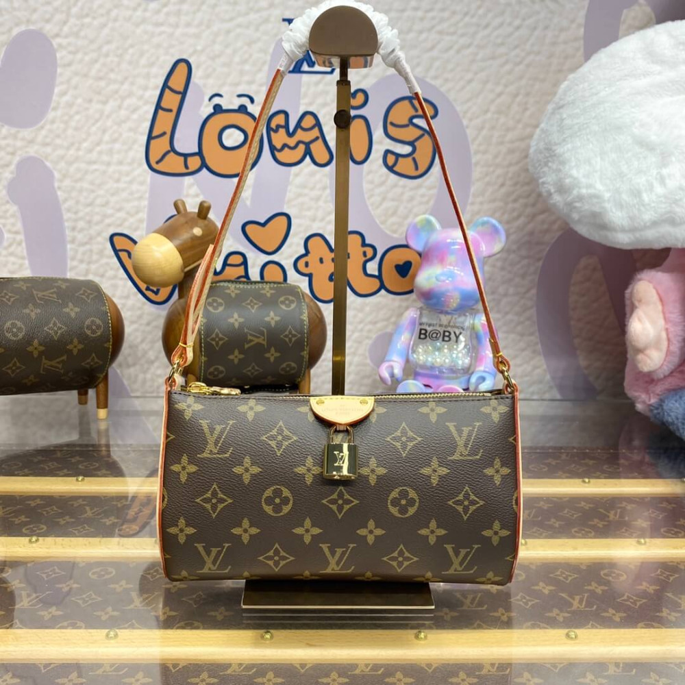 Louis Vuitton Monogram CanvasPochette Tirette M47123