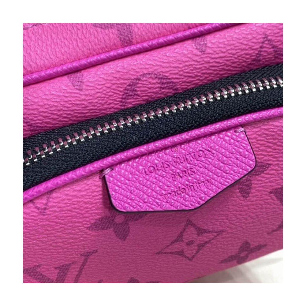 Louis Vuitton Outdoor Pouch Rosy M30781