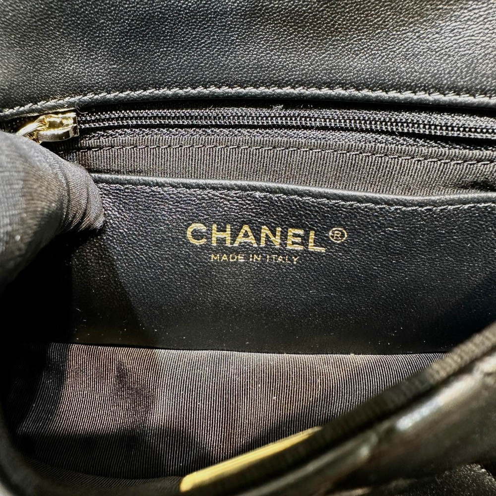 Chanel Mini Flap Bag in Black Lambskin AS3782