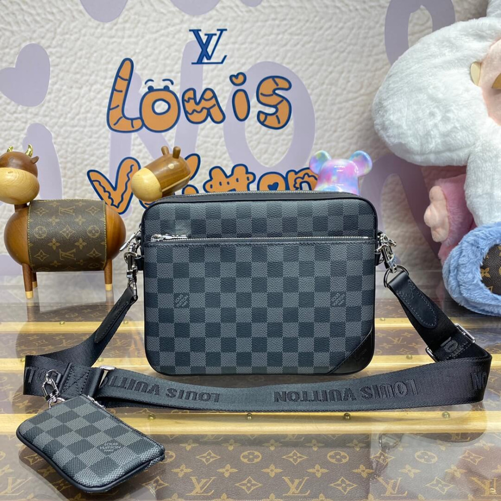 Louis Vuttion Damier Graphite Canvas Trio Messenger Bag N40519