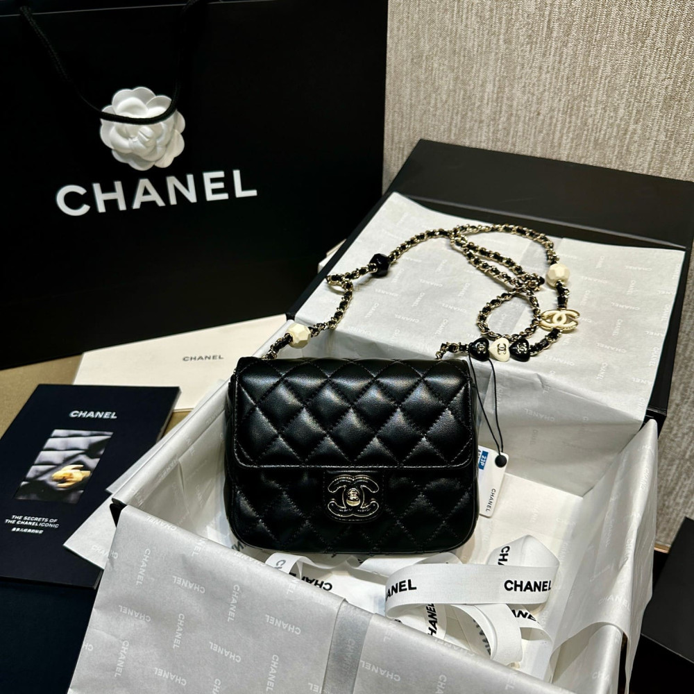 Chanel Mini Flap Bag in Black Lambskin AS3782