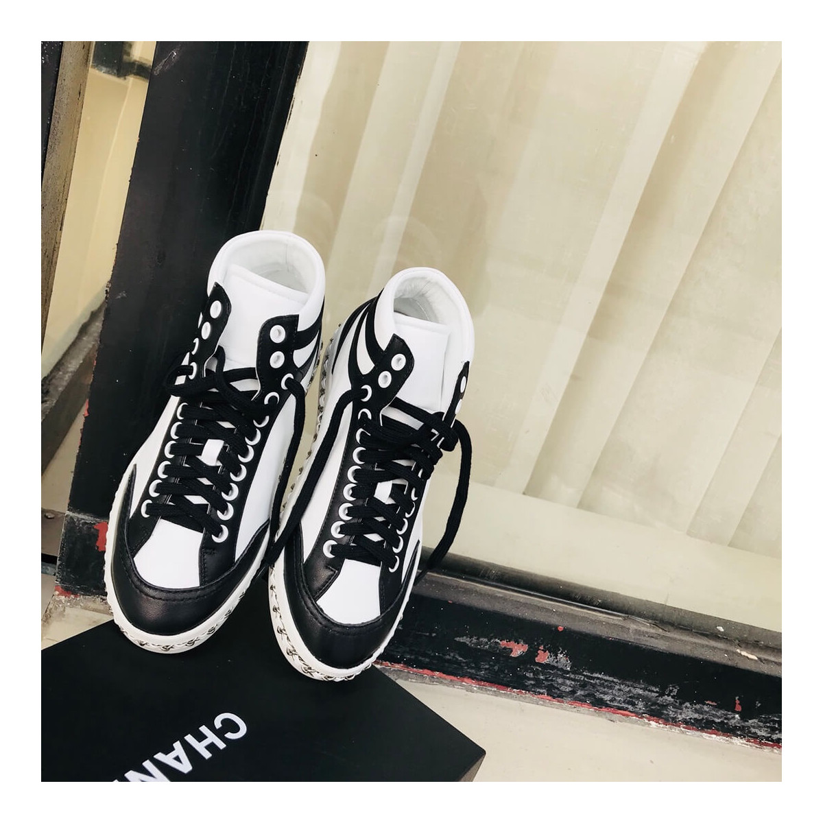 Chanel High Top with Chain Sneakers G35600 White / Black