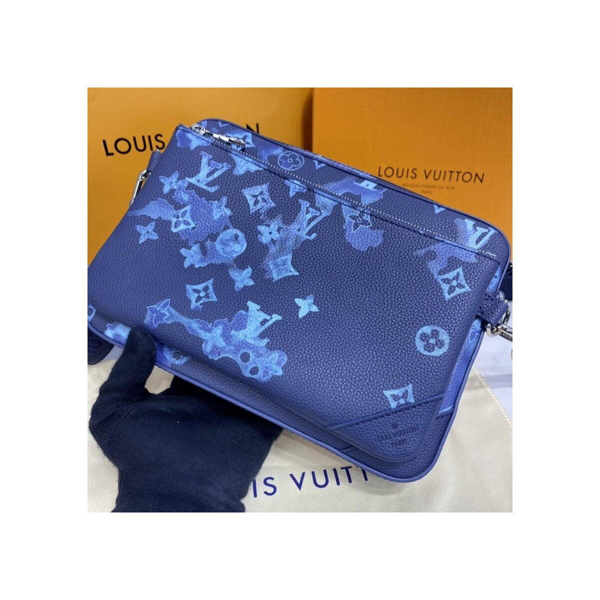 Louis Vuitton Trio Messenger M57840