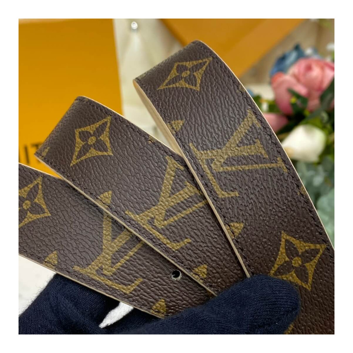 Louis Vuitton LV Initiales 30mm Reversible Belt M0317W