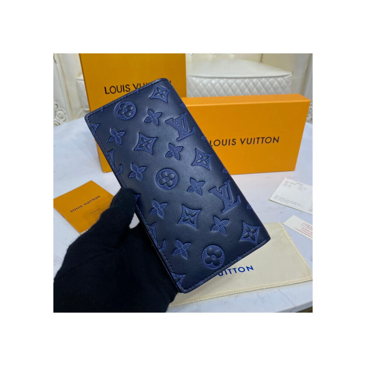 Louis Vuitton Brazza Wallet M80424