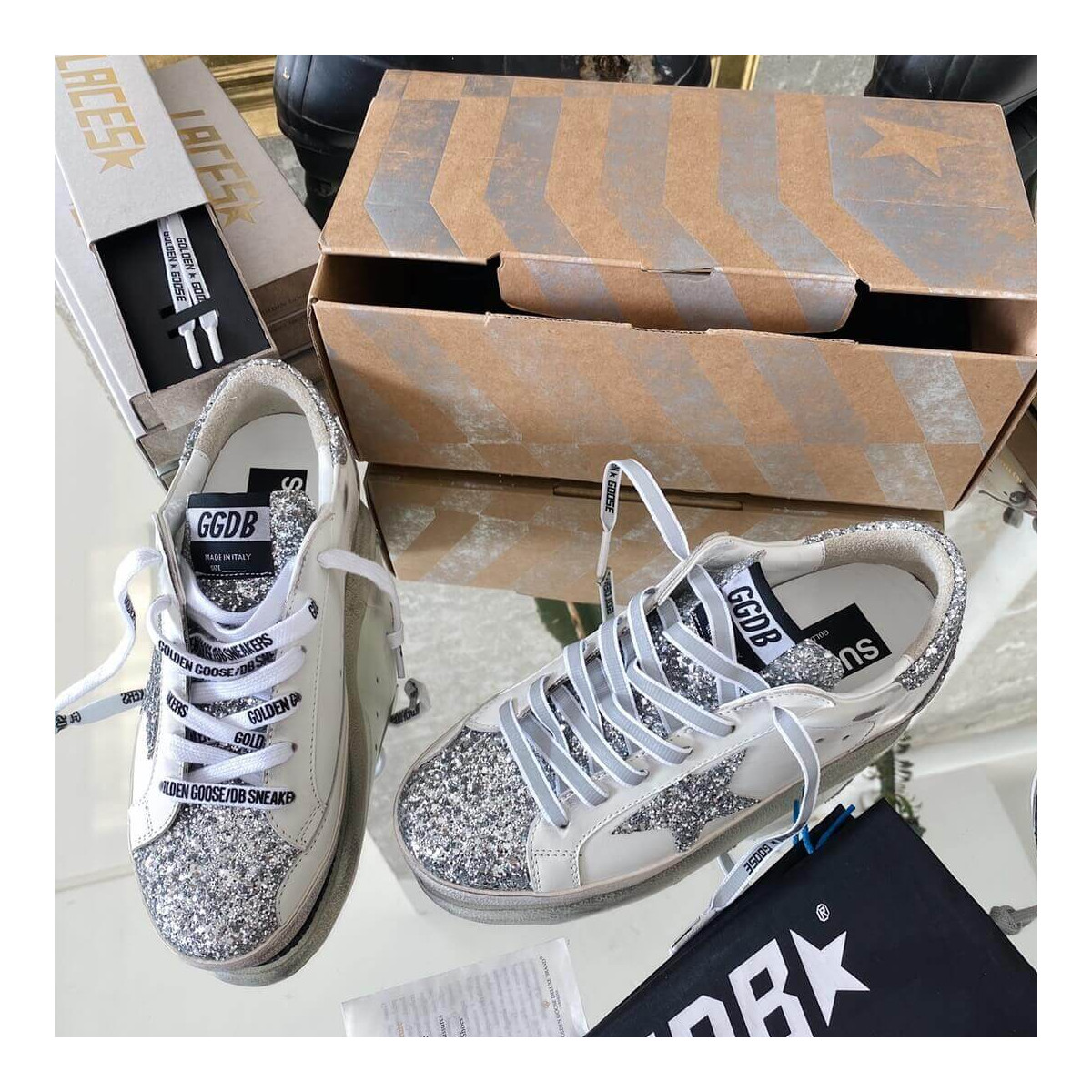 Golden Goose Superstar Sneaker WZ268