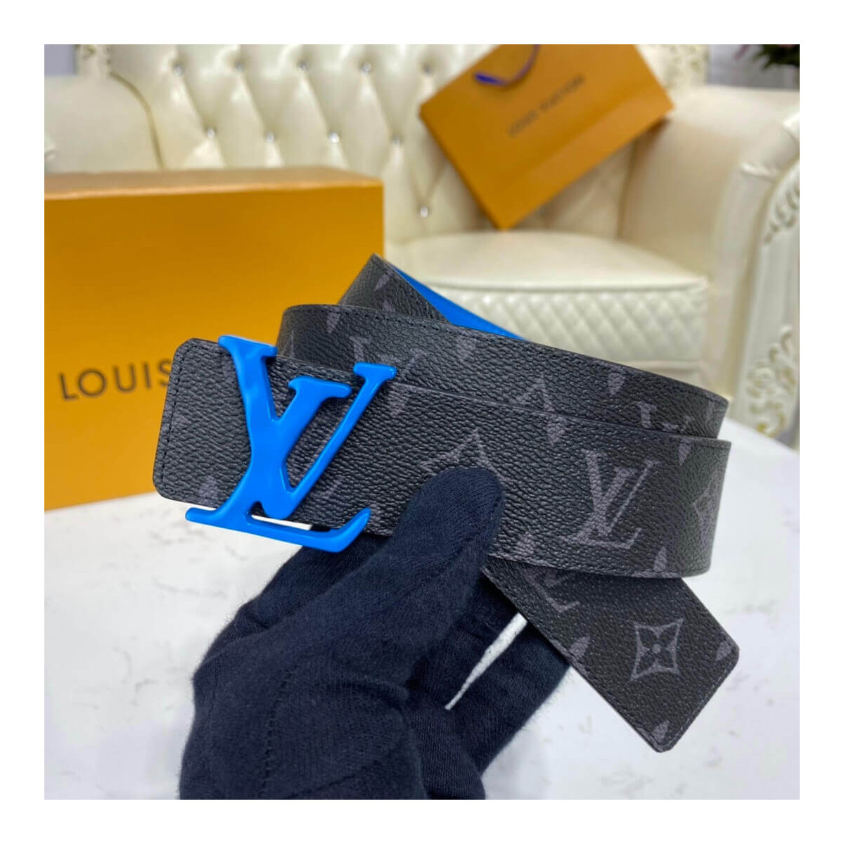 Louis Vuitton LV Shape 40mm Reversible Belt MP251U