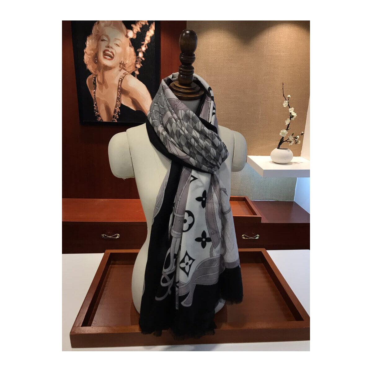 Louis Vuitton Monogram Classic Scarf 2454