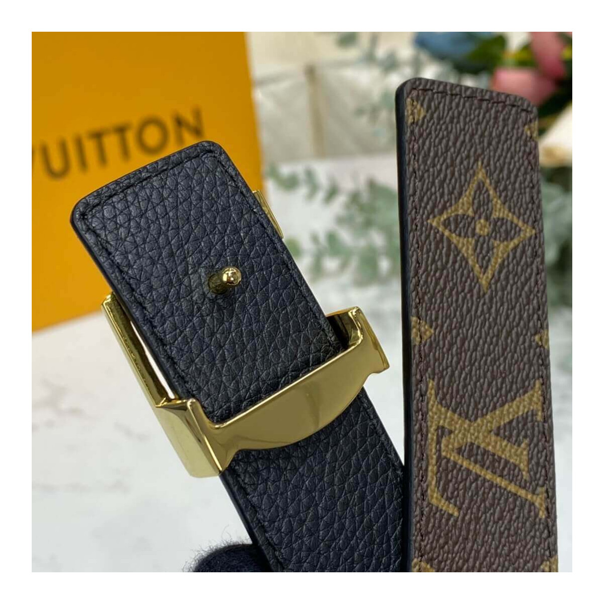 Louis Vuitton LV Initiales 30mm Reversible Belt M0317W