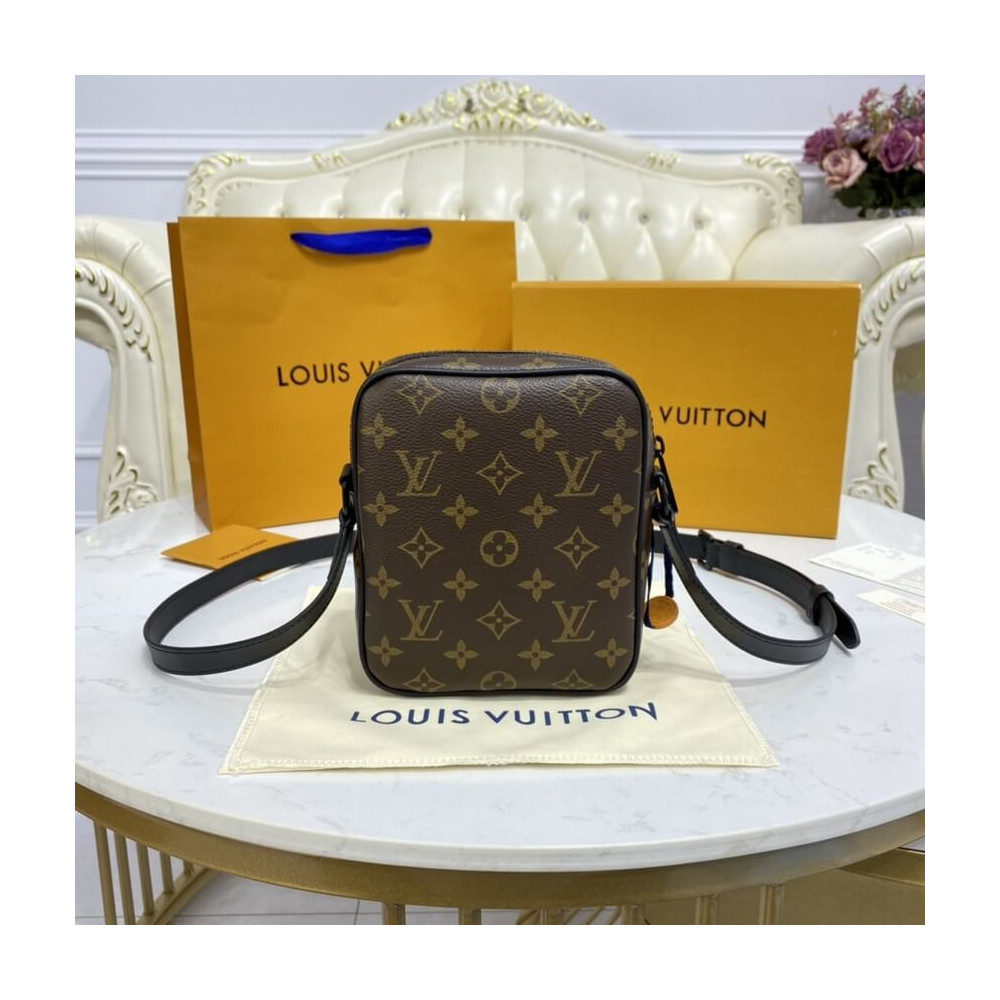 Louis Vuitton Christopher Wearable Wallet M69404