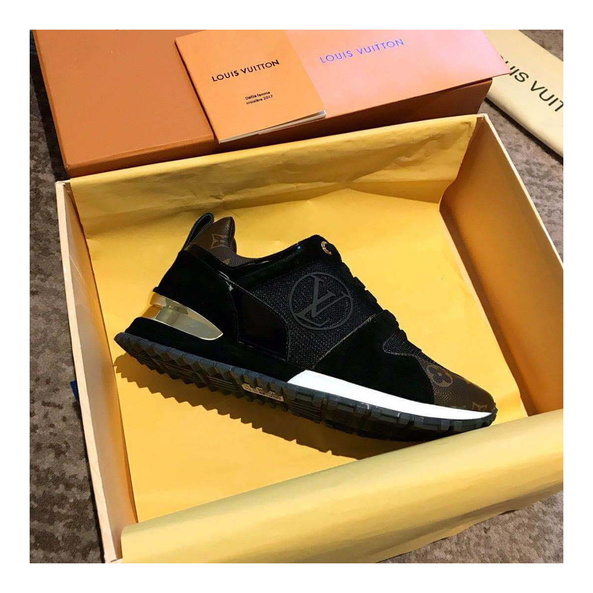 Louis Vuitton Run Away Trainer 1A3CW5