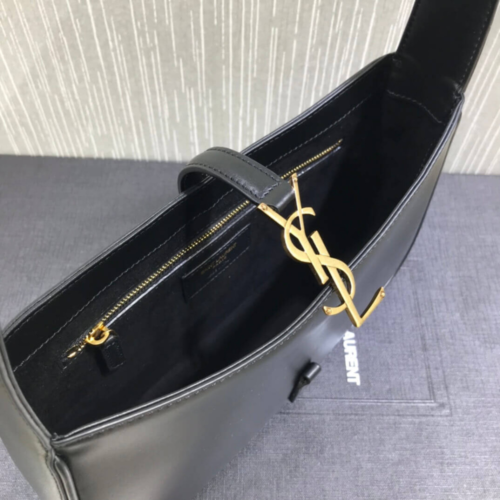 Saint Laurent Le 5 A 7 Shoulder Bag in Smooth Leather 657228