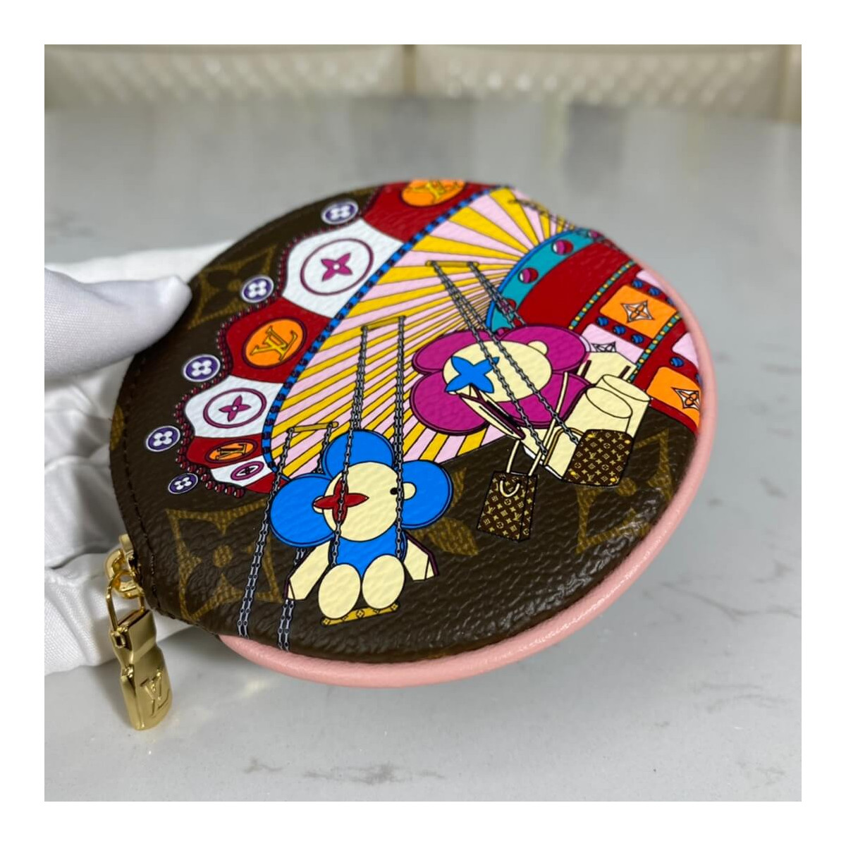 Louis Vuitton Christmas Animation 2020 Round Coin Purse M69757