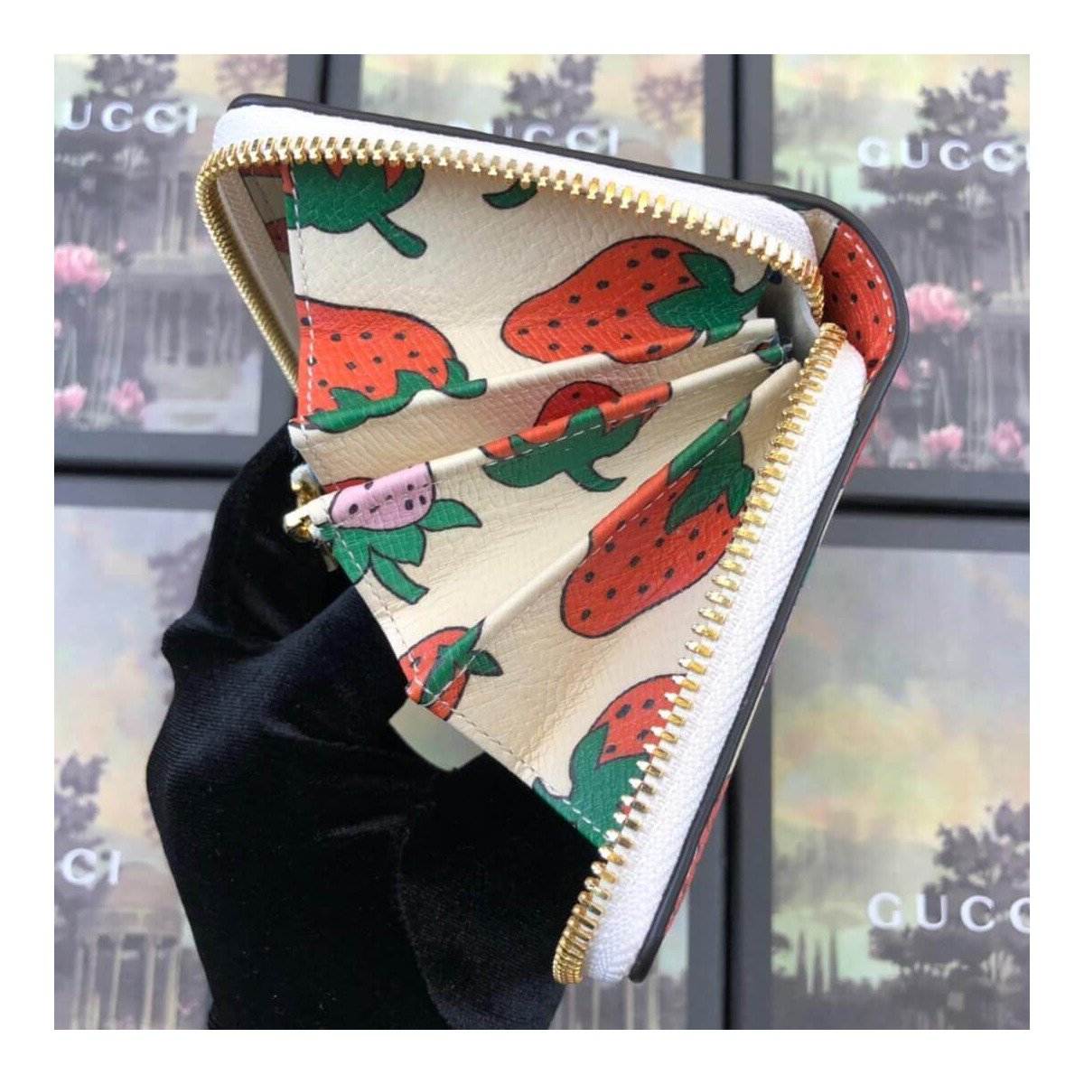 Gucci Zumi Strawberry Print Zip Around Wallet 570661