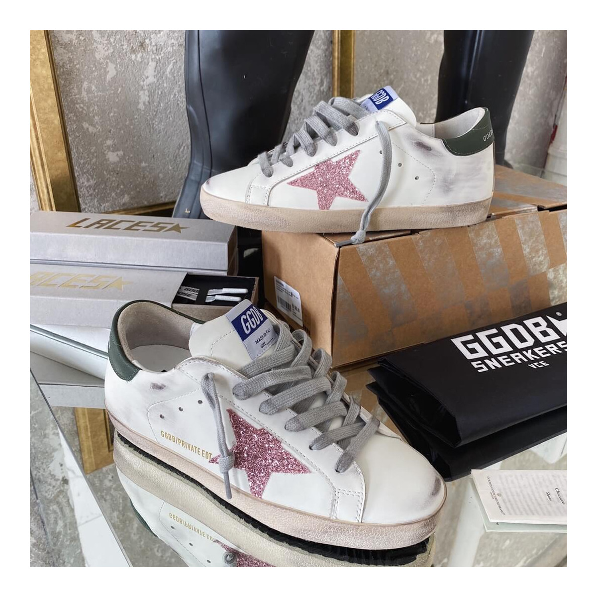 Golden Goose Superstar Sneaker WZ269