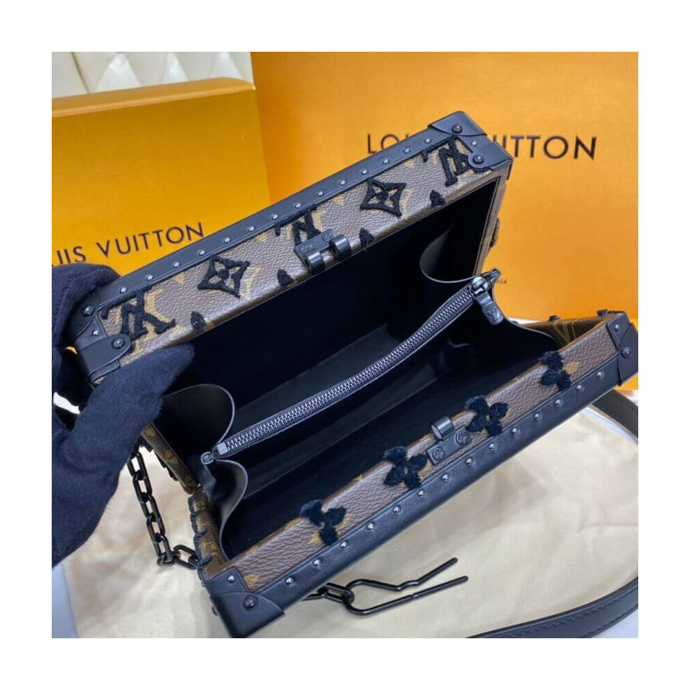 Louis Vuitton Clutch Box M20233