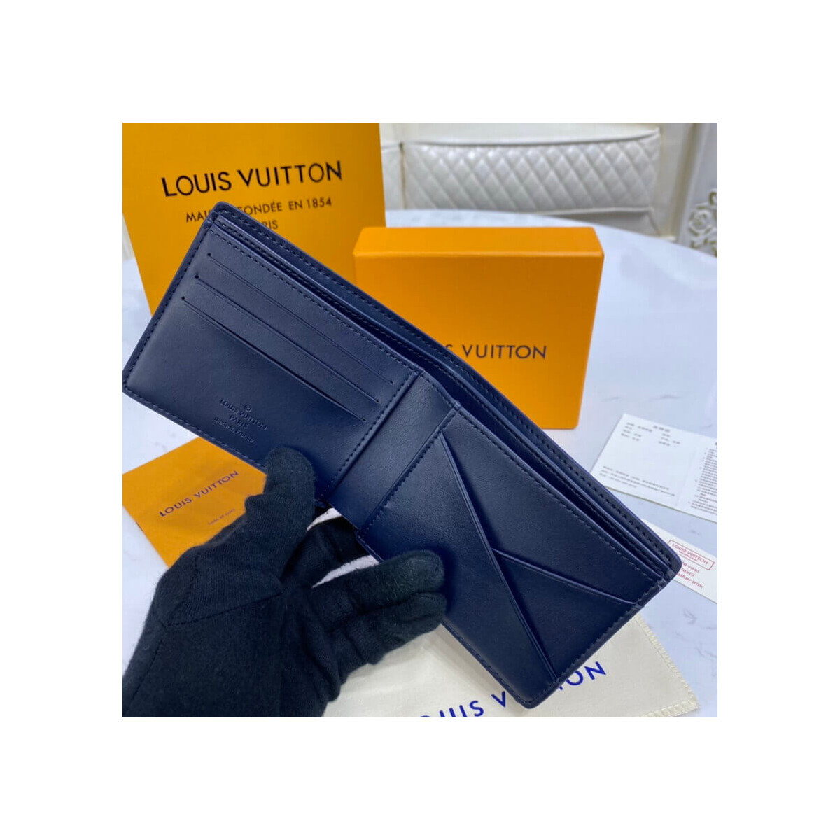 Louis Vuitton Multiple Wallet M80422