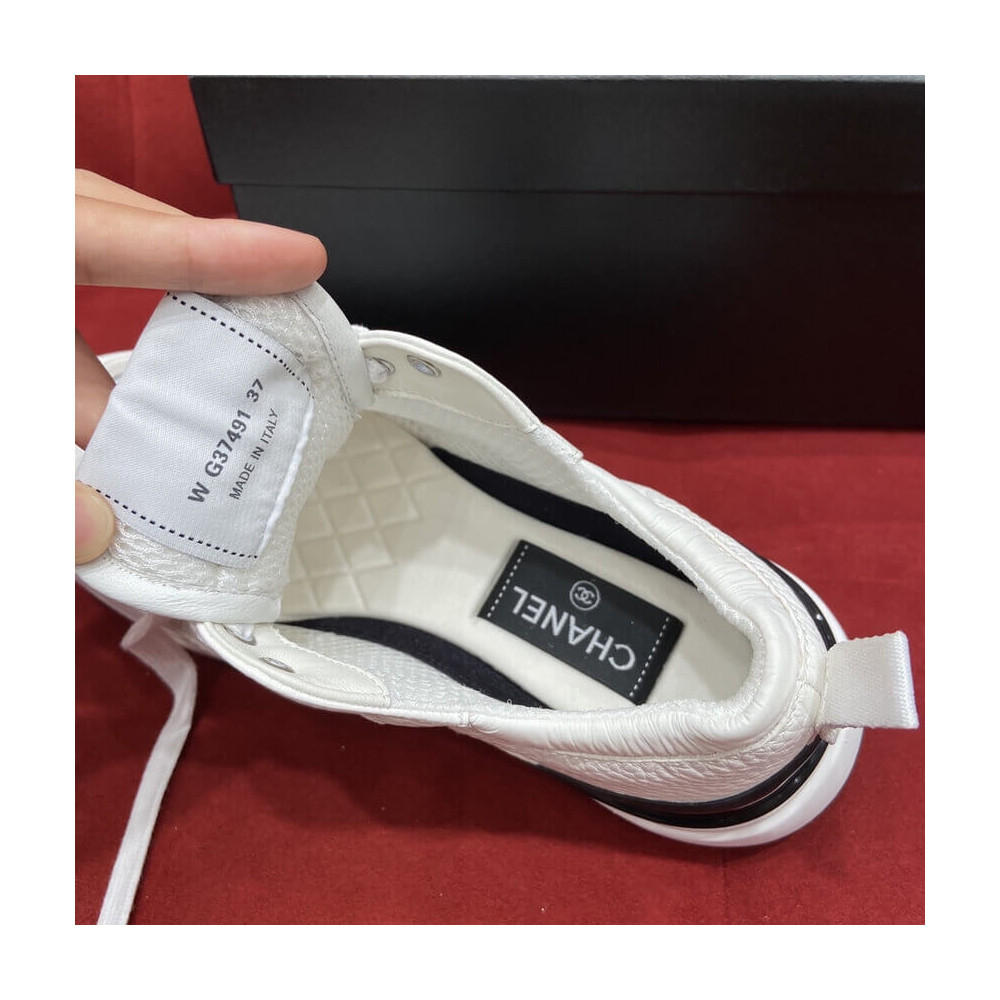 Chanel Logo Low-Top Sneakers G37491