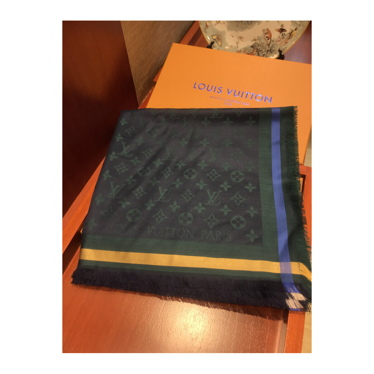 Louis Vuitton Monogram Shine Shawl 3505