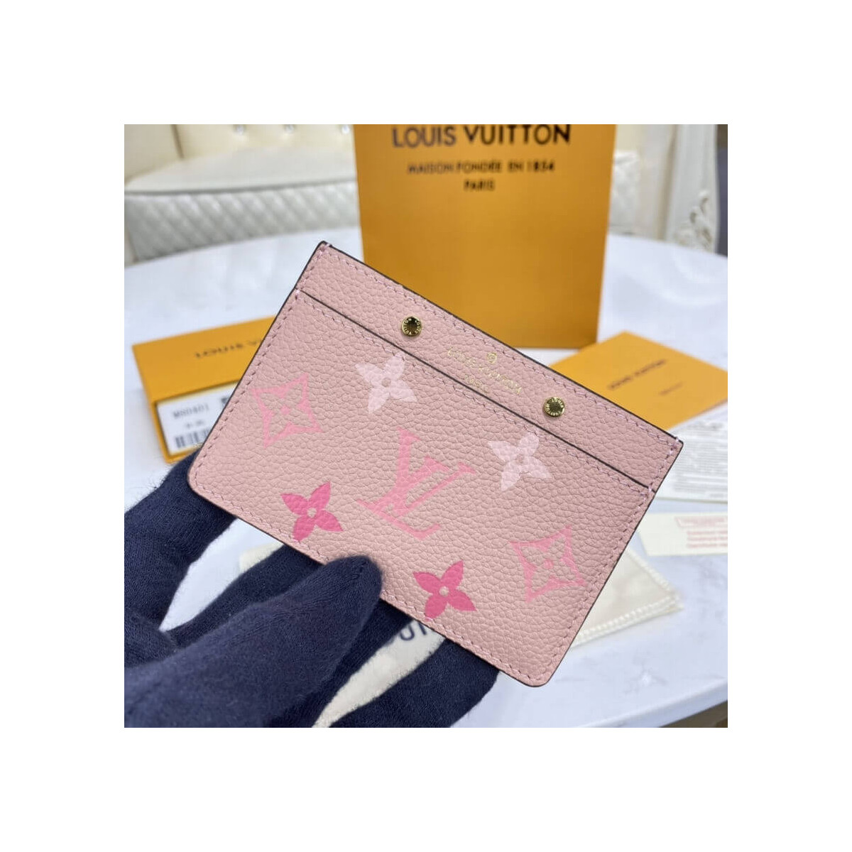 Louis Vuitton Card Holder M80401