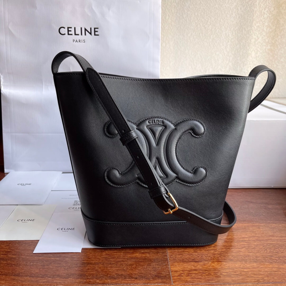 Celine Small Bucket Cuir Triomphe In Smooth Calfskin 113783