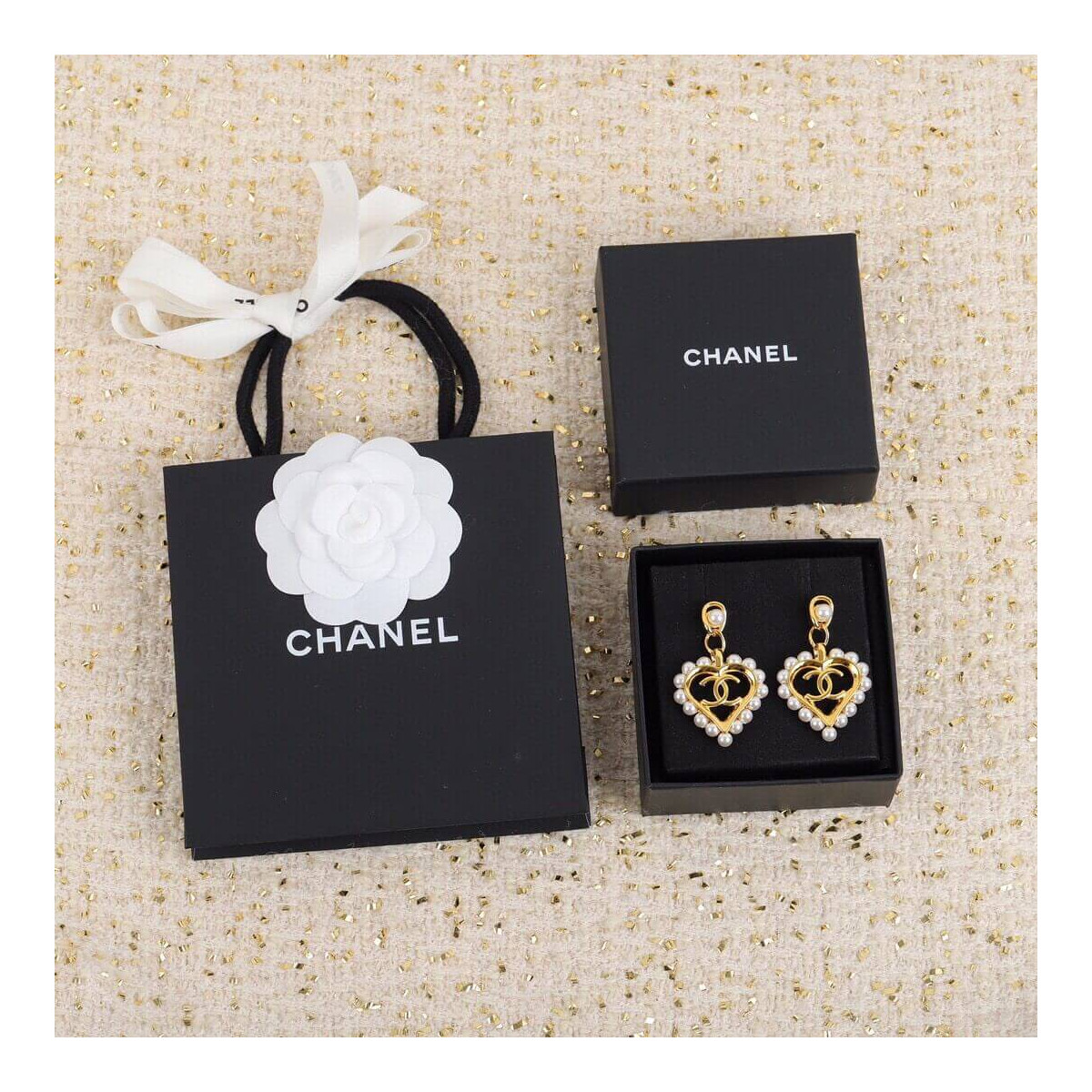 Chanel Pearl Heart CC Drop Earrings 481991