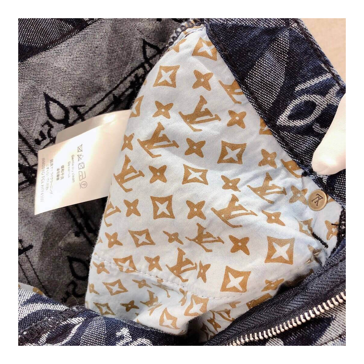 Louis Vuitton Monogram Denim Mini Skirt 1A81VK