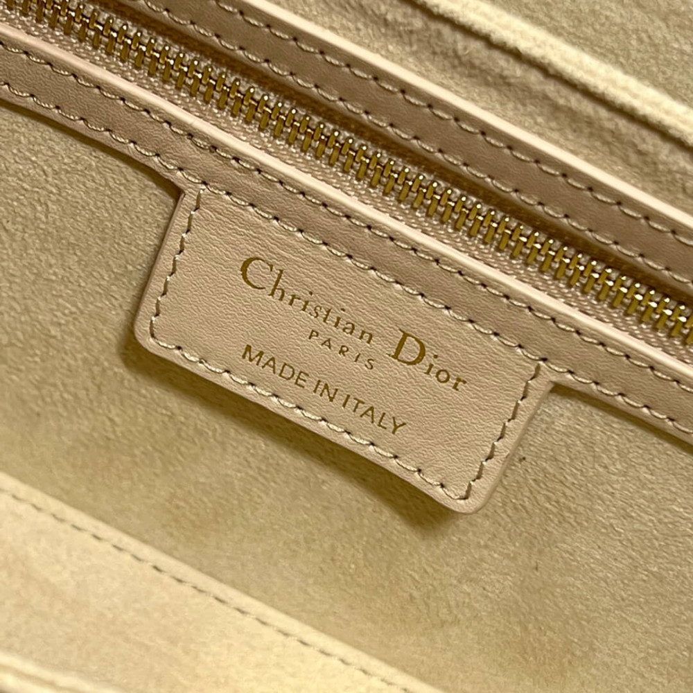 Christian Dior Box Calfskin Signature Bag With Strap M9280