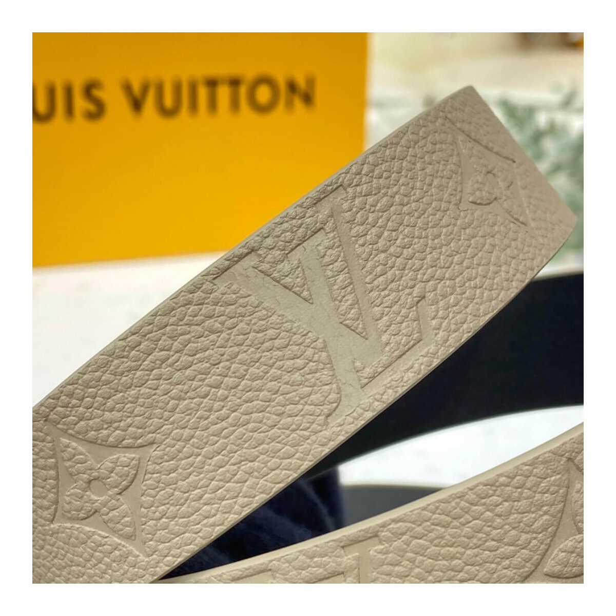 Louis Vuitton LV Iconic 30mm Reversible Belt M0328V