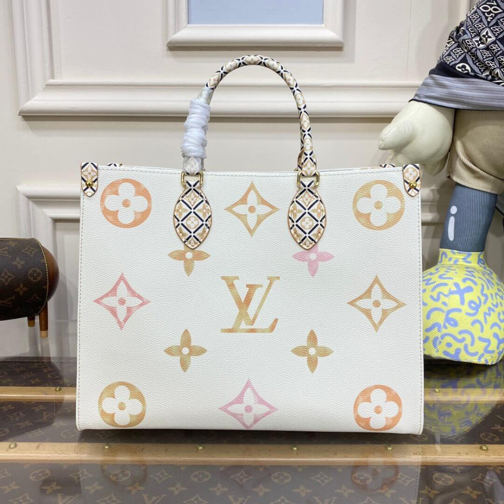 Louis Vuitton OnTheGo MM M22975