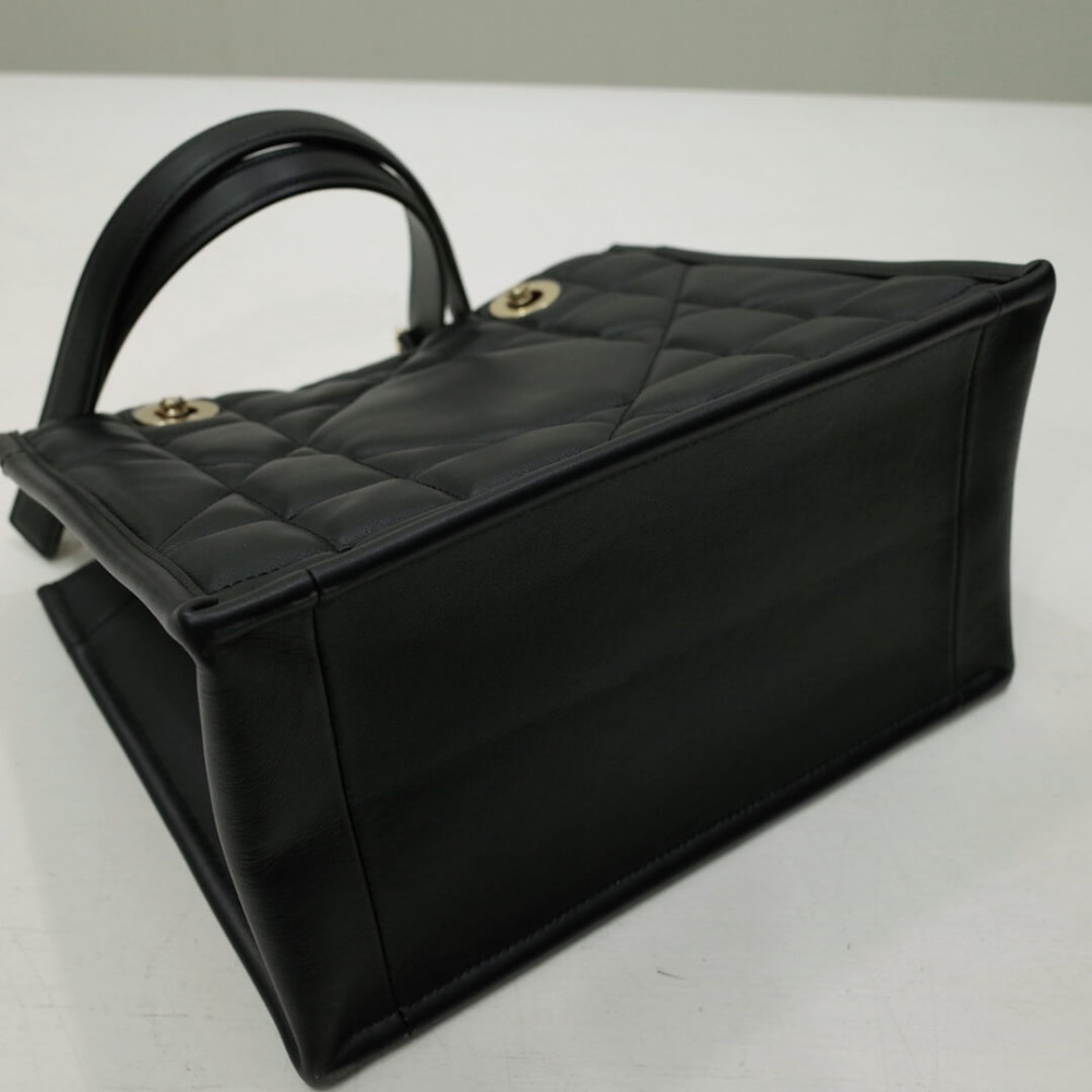 Dior Small Essential Tote Bag M8720