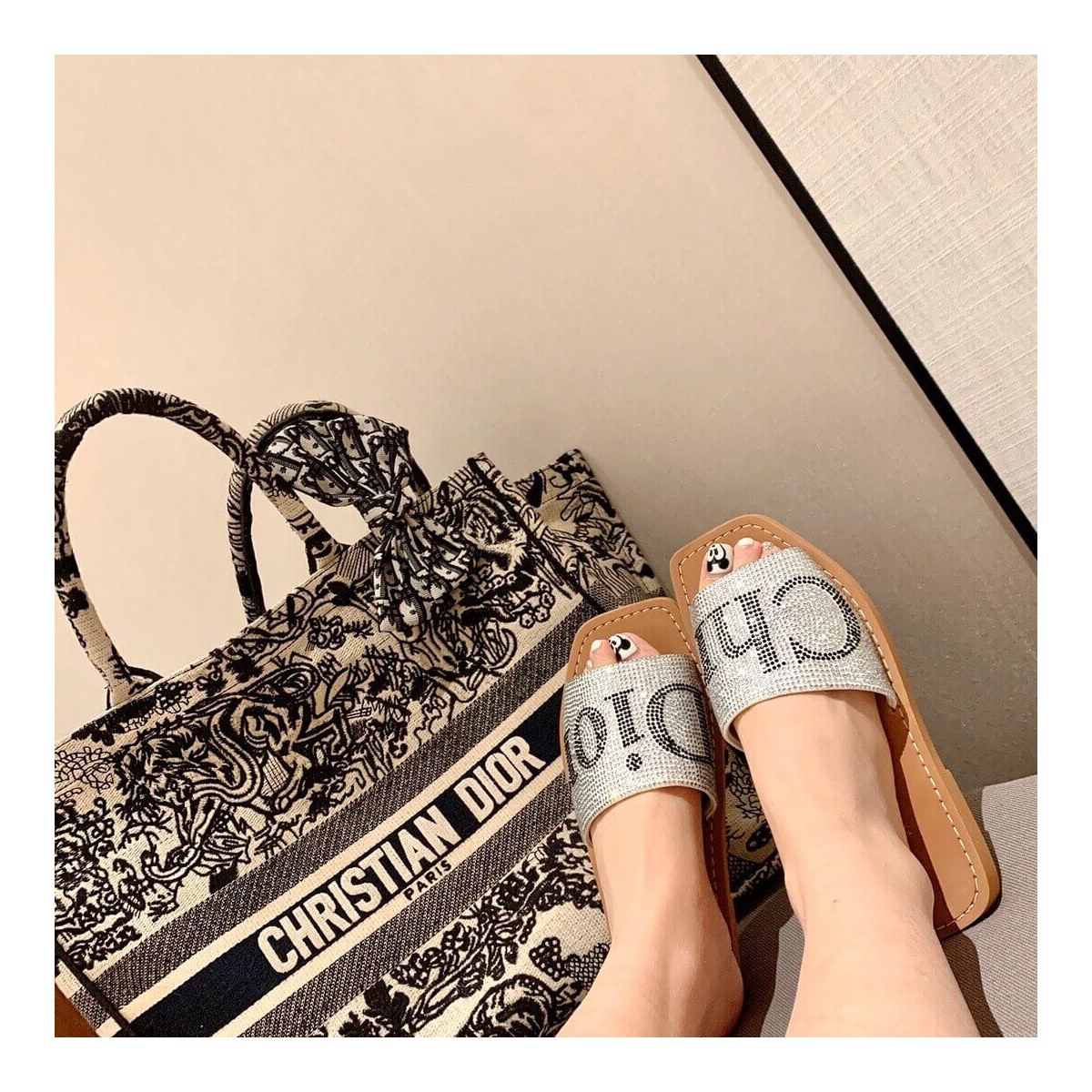 Christian Dior Logo Leather Mule D20602