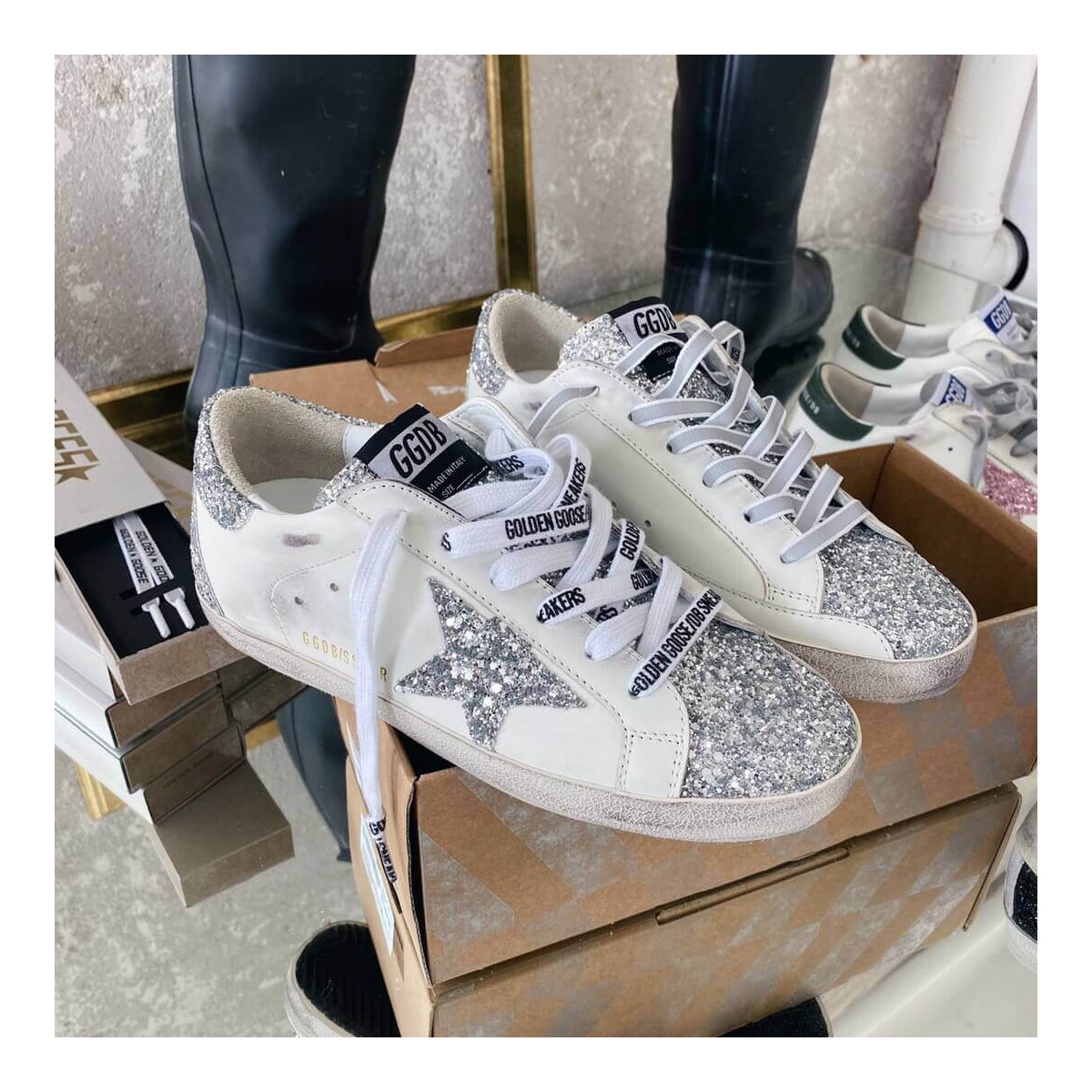 Golden Goose Superstar Sneaker WZ268