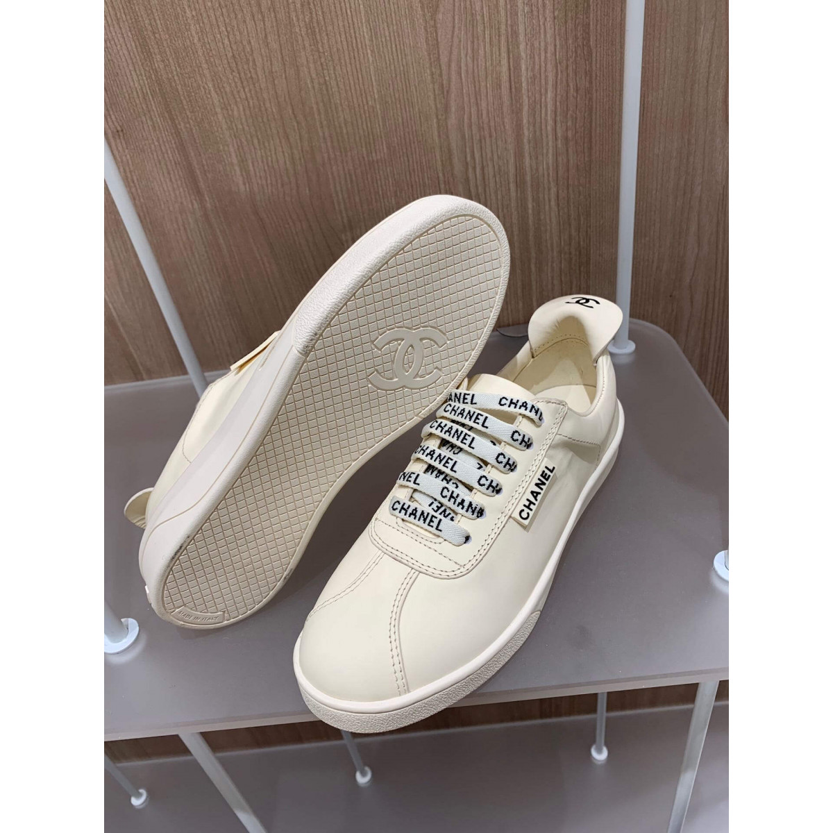 Chanel Leather  Weekender Sneakers G99693