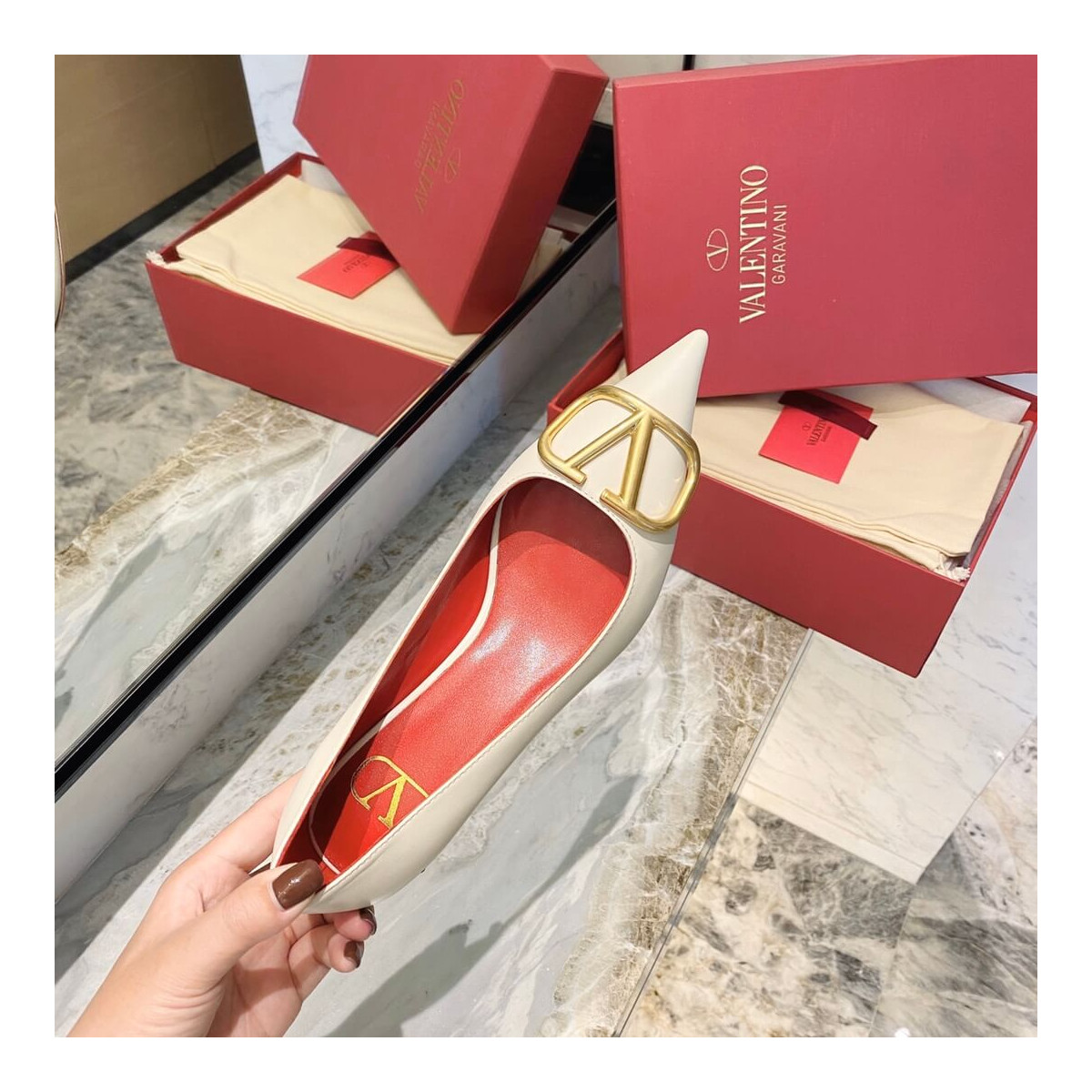 Valentino Garavani Vlogo Calfskin Pump 50mm TW2S0R77